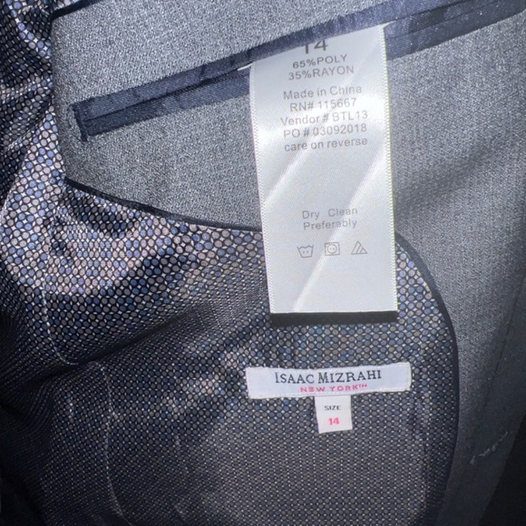 Big boys Grey suite set. Beautiful fabric , new without tags - Picture 5 of 5